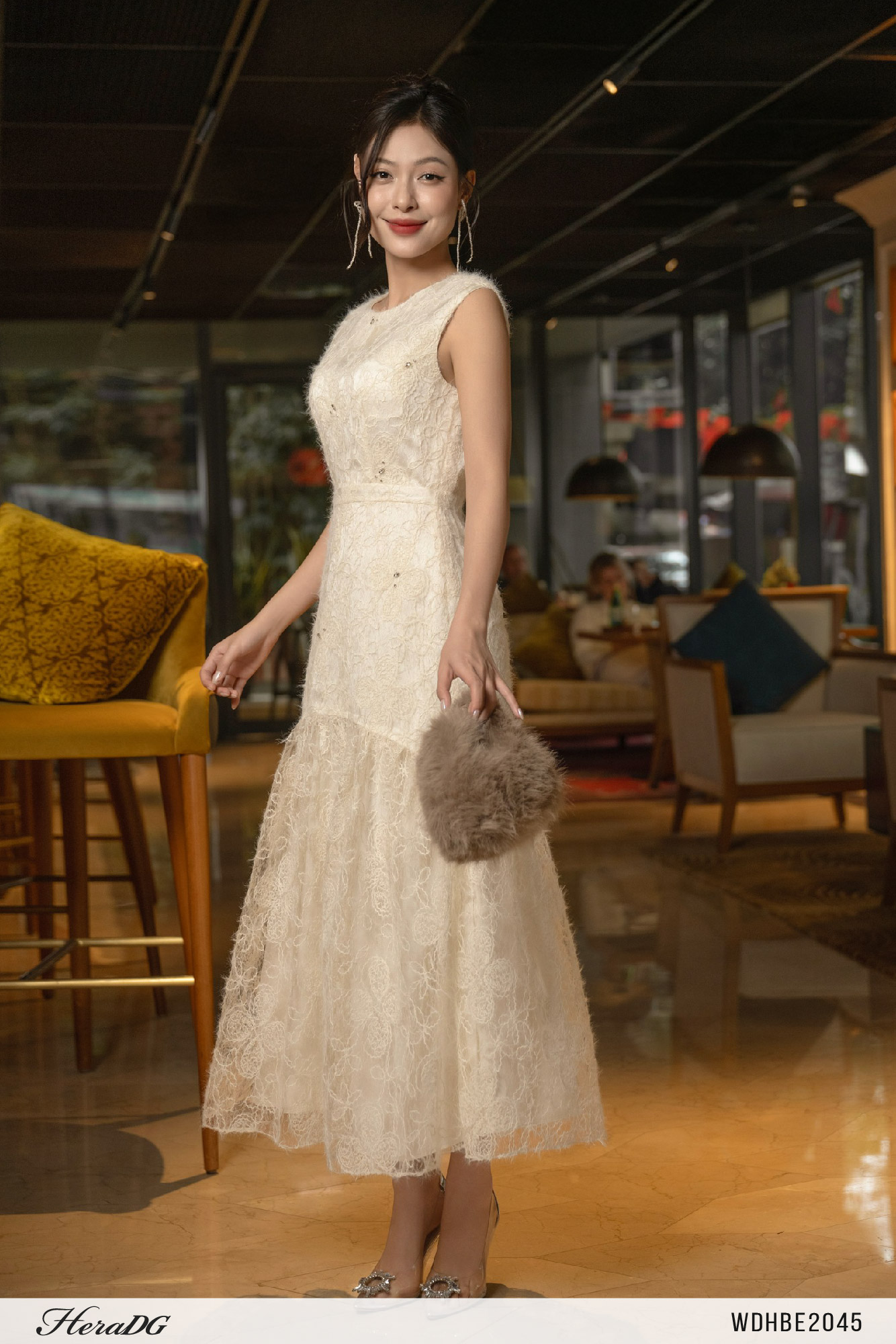 Ảnh của Đầm đuôi xòe rủ đính đá